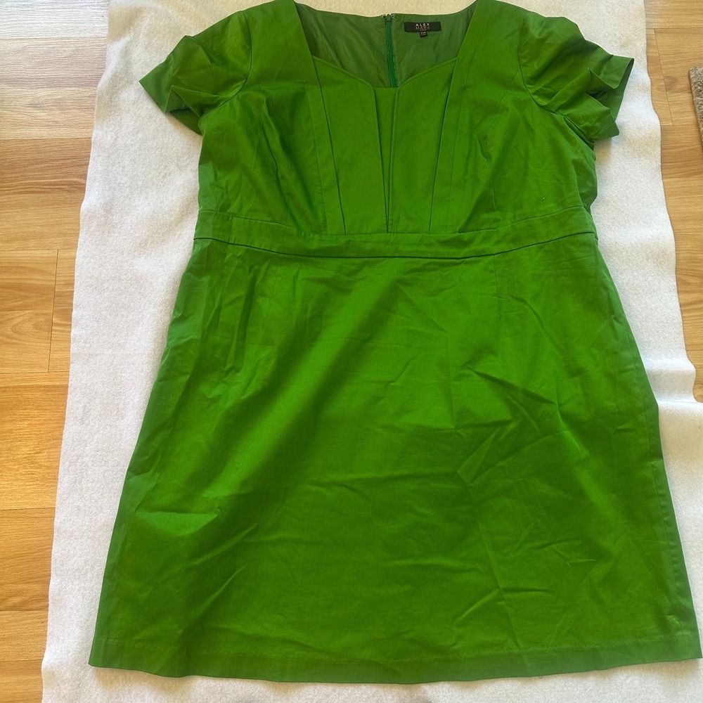 Alex Marie Woman Dress 24W Bright Green Pleated Fit Flare Empire Formal Plus